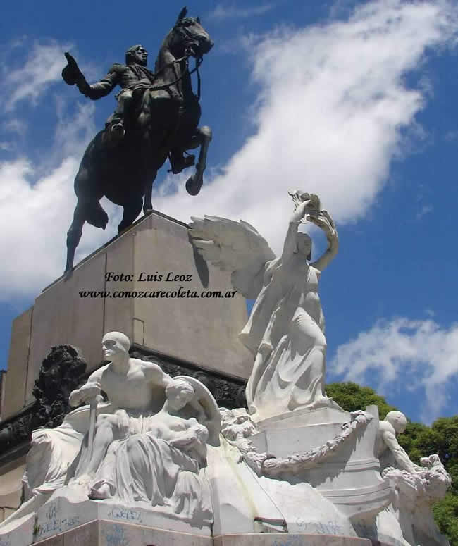 Monumento a Bartolome Mitre