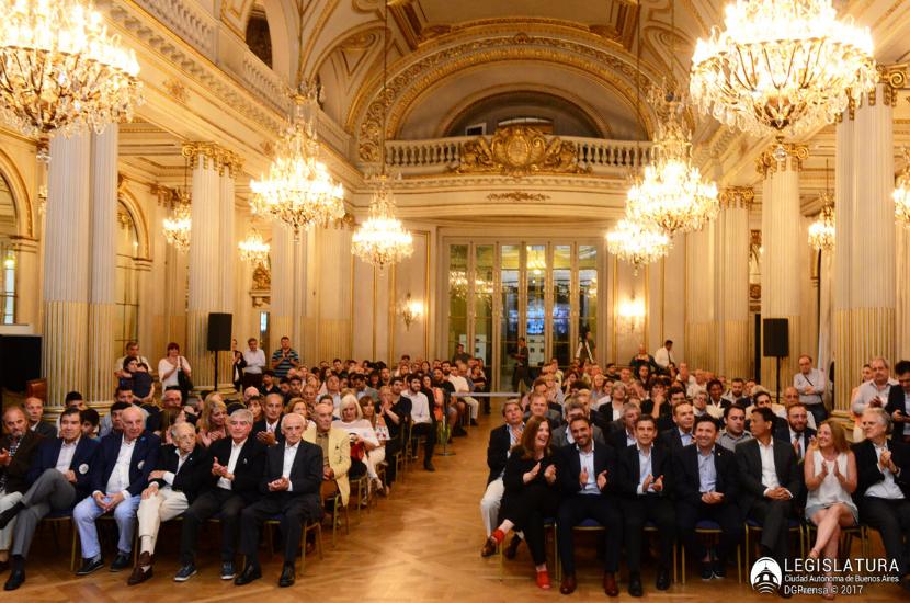 Racing Club homenaje en la Legislatura