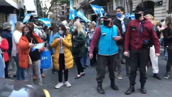 Marcha frente a casa Cristina