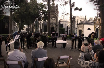 festejos en cementerio Recoleta