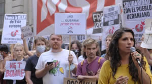 Protesta frente a embajada de Rusia en Recoleta