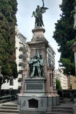 Panteon Radical en cementerio Recoleta