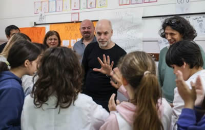 Larreta visito escuela de Recoleta