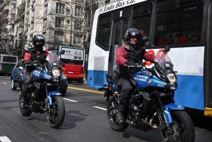 Policias en Barrio Norte