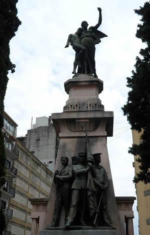 Panteon Radical en Cementerio de Recoleta