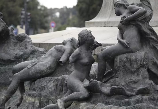 Monumento vandalizado