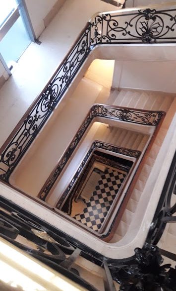 Escalera del IADT